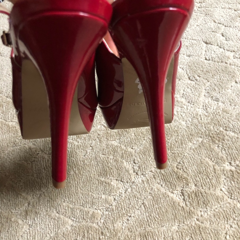Red heels!! - Picture 3 of 3
